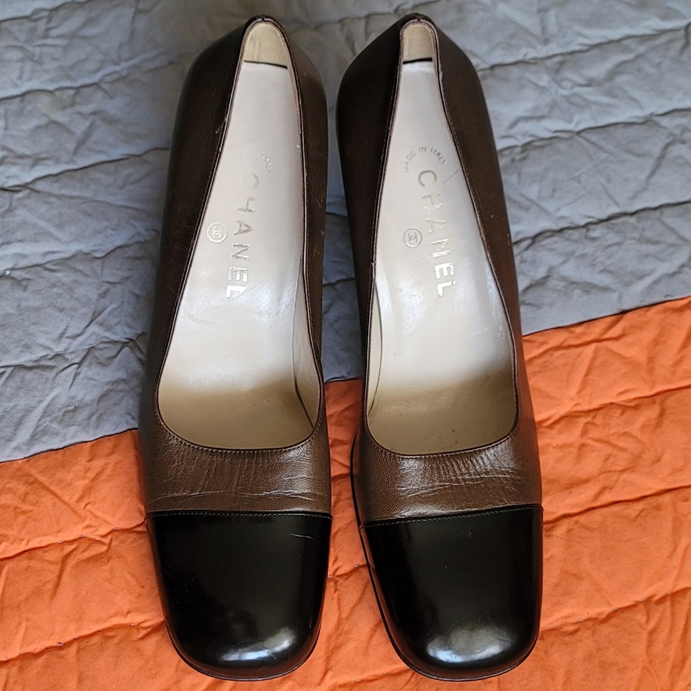 Brown Chanel Square-Toe Leather Pumps - Picture 2 of 6